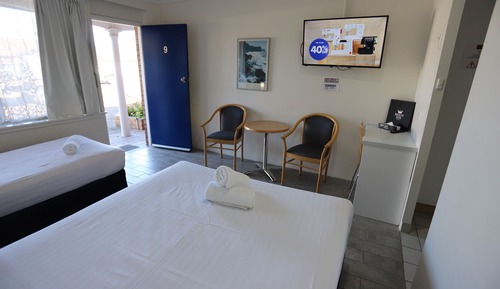 Habitación con 2 camas individuales (NOT PET FRIENDLY)