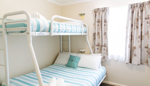 Chalet familiar, 2 habitaciones, no fumadores, cocina básica (Family Cabin)