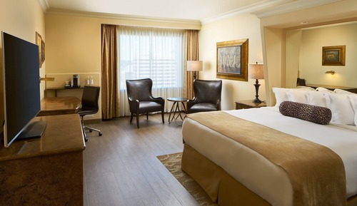 Habitación, 1 cama de matrimonio grande, en una planta alta (Mobility Accessible, Roll-In Shower)