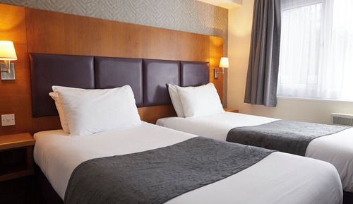 Habitación con 2 camas individuales