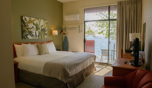 Habitación, 1 cama de matrimonio grande, frente al mar