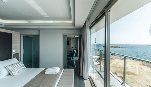 Suite, balcón, frente al mar (Life)