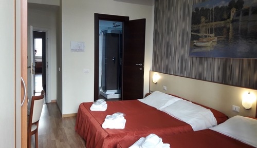 Habitación cuádruple estándar