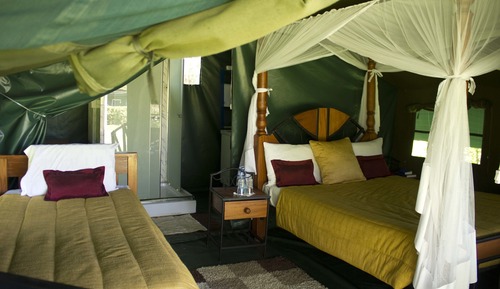 Habitación superior con 2 camas individuales, varias camas, fumadores