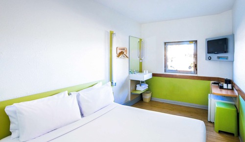 Habitación, varias camas