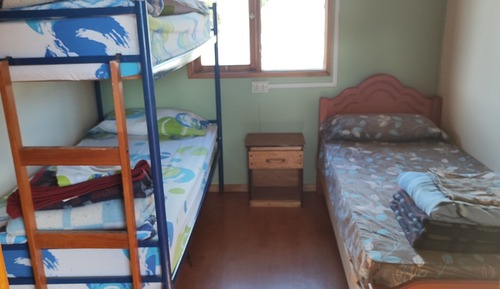 Dormitorio compartido básico, dormitorio mixto