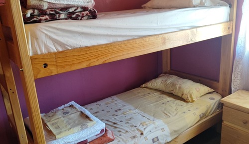 Dormitorio compartido básico, dormitorio mixto