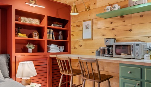 Habitación Deluxe, 1 cama de matrimonio, frigorífico y microondas, en la zona del patio