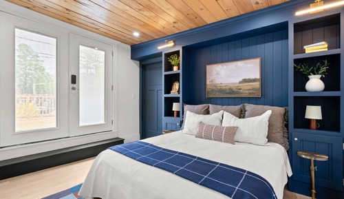 Suite familiar, varias camas, frigorífico y microondas, en la zona del patio