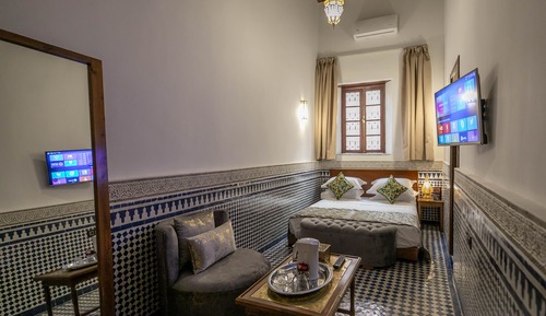 Habitación básica con 1 cama doble o 2 individuales