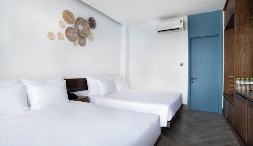 Habitación cuádruple Deluxe, 2 camas de matrimonio, no fumadores, vistas a la montaña