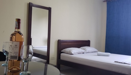 Habitación estándar, 1 cama doble, no fumadores, baño compartido