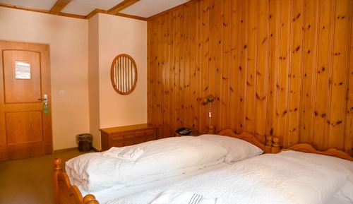 Habitación estándar con 1 cama doble o 2 individuales