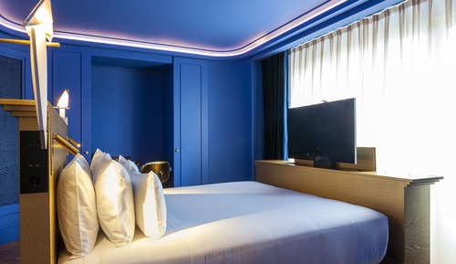 Legacy Corner Suite