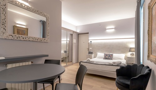 Traditional Apartment (Via del Torchio 4)