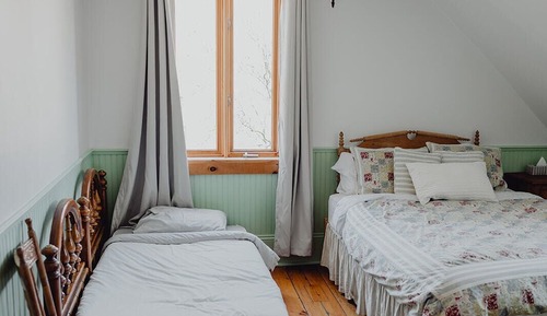 Habitación Confort con 1 cama doble o 2 individuales, vistas al jardín