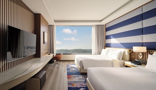 Ocean Tower Lake Deluxe Double Queen