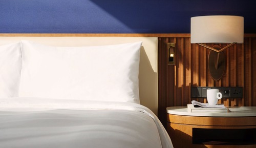 [Splash Bay PKG] Ocean Tower Deluxe King + Splash Bay Ticket, 4 Pax (Usage: CI 14-20 / CO 8-12)