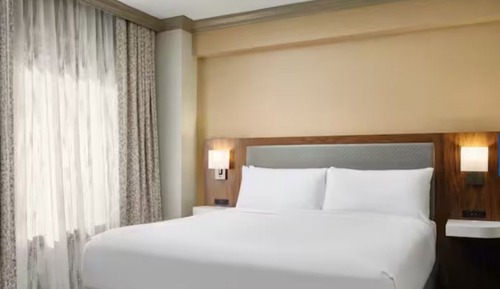 Suite, 1 cama de matrimonio grande, vistas al canal, en esquina