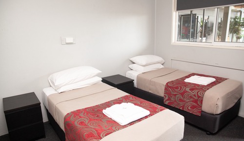 Habitación con 2 camas individuales, 2 camas individuales, baño privado