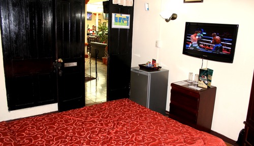 Standard Room, 1 Queen Bed - Courtyard Wing or Club House Wing