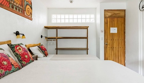 Habitación triple estándar, balcón