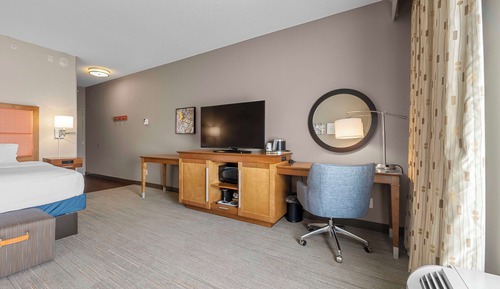 Habitación, 1 cama de matrimonio grande con sofá cama, no fumadores, frigorífico y microondas