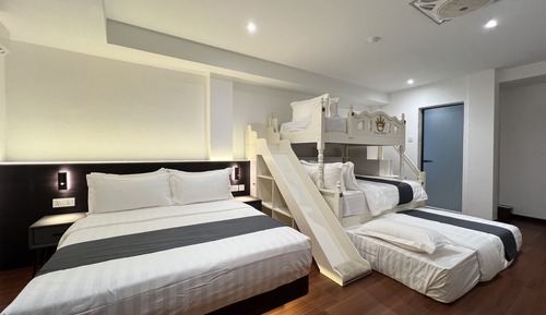 Habitación familiar, varias camas