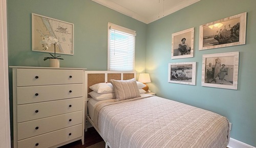 Deluxe Studio Queen Room 7, 1 Queen Bed with Sofa bed, Kitchenette