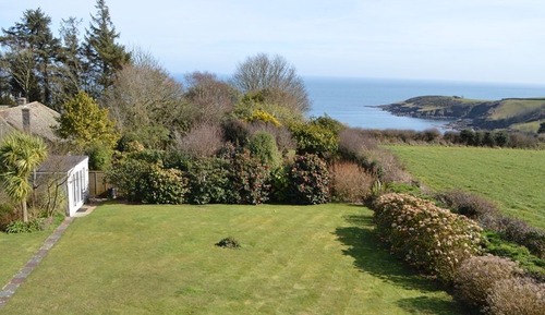 Habitación superior con 1 cama doble o 2 individuales, baño privado, vistas al mar