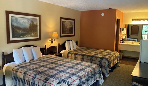 Habitación estándar, 2 camas de matrimonio, no fumadores (Upstairs)