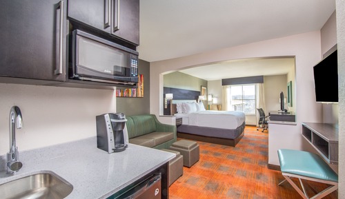 Suite, 1 cama de matrimonio grande (Communications, Accessible Tub)