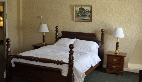 Room 7, 1 Queen Bed, Non Smoking,Private Bath