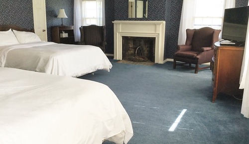 Room 9, 2 Queen Beds, Non Smoking, Private Bath