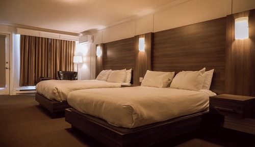 Habitación Confort, 2 camas de matrimonio, balcón, vistas al río