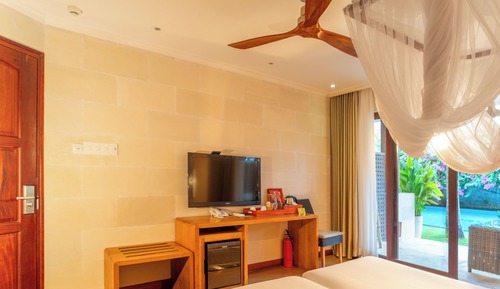 Habitación Confort, acceso a la piscina