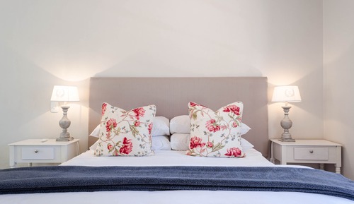 Vineyard Cottages including Lounge