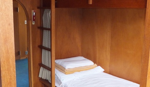 Habitación cuádruple básica, baño compartido, vistas a la montaña (with Bunk Beds)