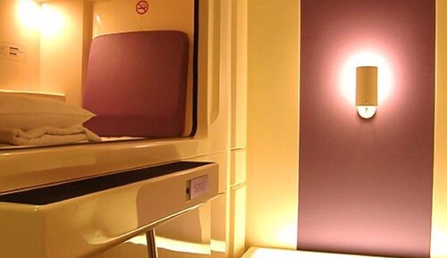 Habitación Deluxe, solo para hombres (Capsule Room)