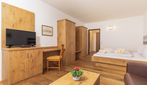 Habitación cuádruple estándar, 1 cama de matrimonio grande con sofá cama, no fumadores