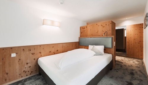 Habitación individual clásica, 1 cama individual grande, balcón, vistas a la montaña