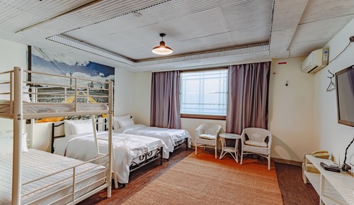 Habitación con 2 camas individuales, vistas al mar