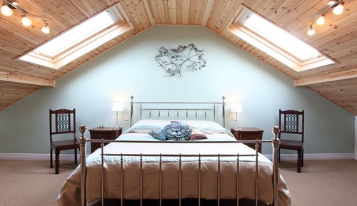 Suite, baño privado, vistas al patio (Seperate Bath and Shower)