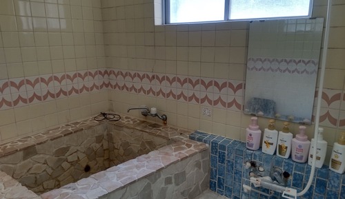 Habitación básica (Run of House, Up to 6 People)