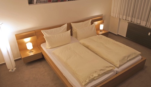 Habitación estándar doble, 1 cama de matrimonio grande, no fumadores, vistas a la ciudad