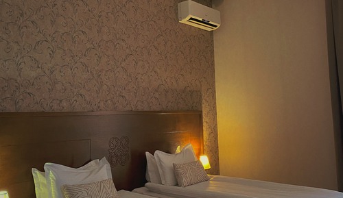 Habitación estándar con 1 cama doble o 2 individuales, vistas al río