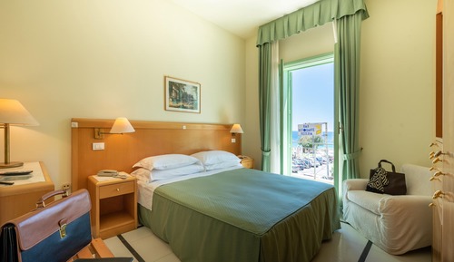 Habitación doble superior, balcón, vistas al mar