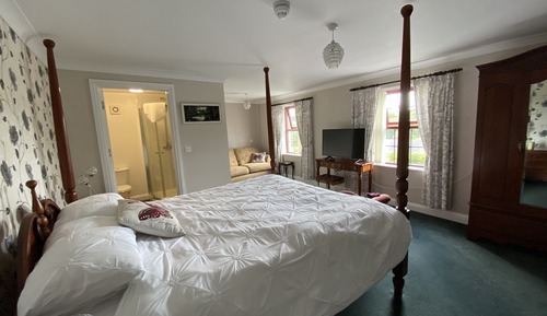 Room 4 Superior Quadruple