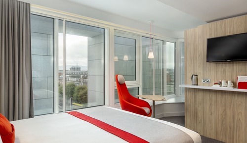 Habitación estándar, 1 cama doble con sofá cama (Free Hot Breakfast)