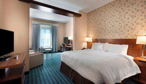 Suite, 1 cama de matrimonio grande con sofá cama, no fumadores (Mobility Accessible, Tub)